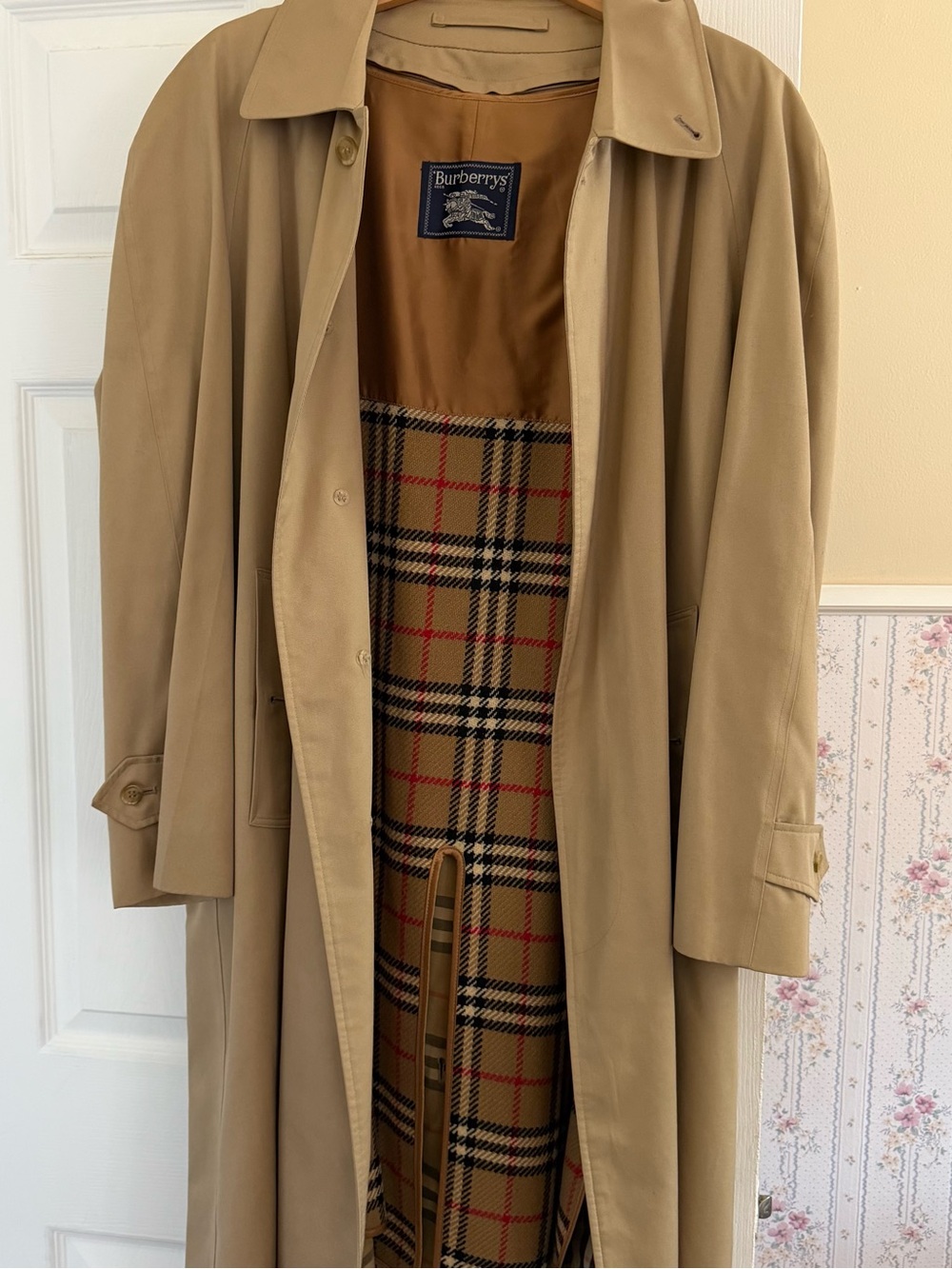 Burberry Tan Trench Coat with Signature Check Lining